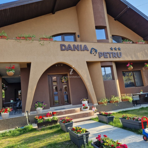 Pensiunea Dania & Petru Residence